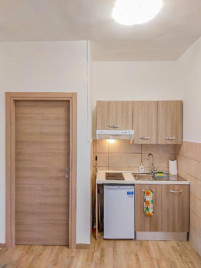 Metro Guest House Nápoly Kültér fotó