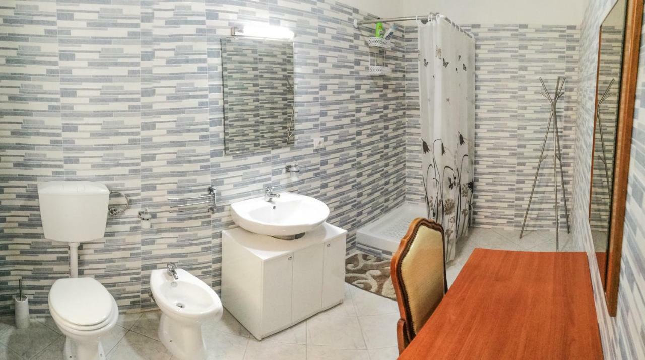 Metro Guest House Nápoly Kültér fotó